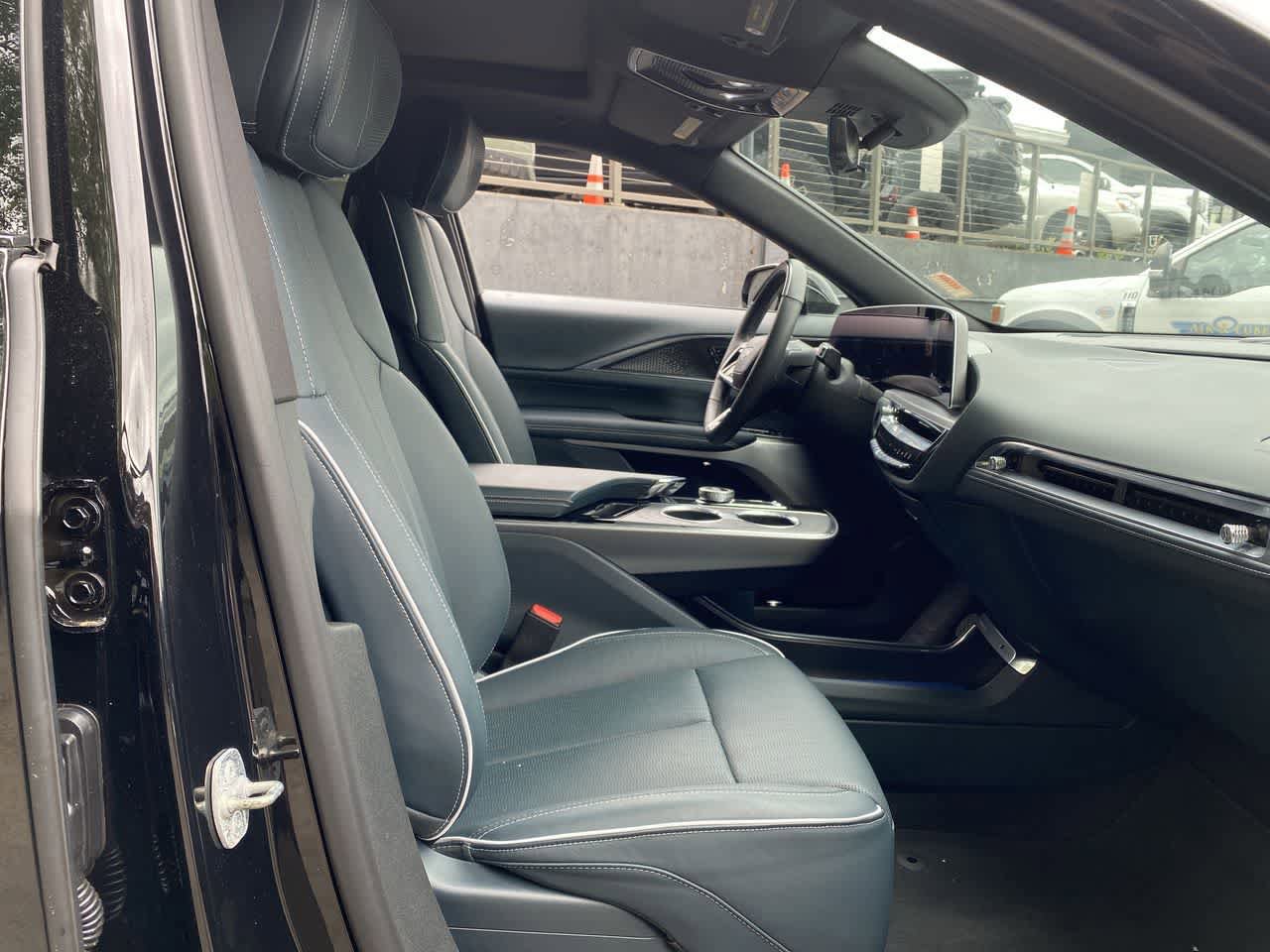 Used 2024 Cadillac Lyriq Luxury w/ Nappa Leather Package AWD/4WD image 19