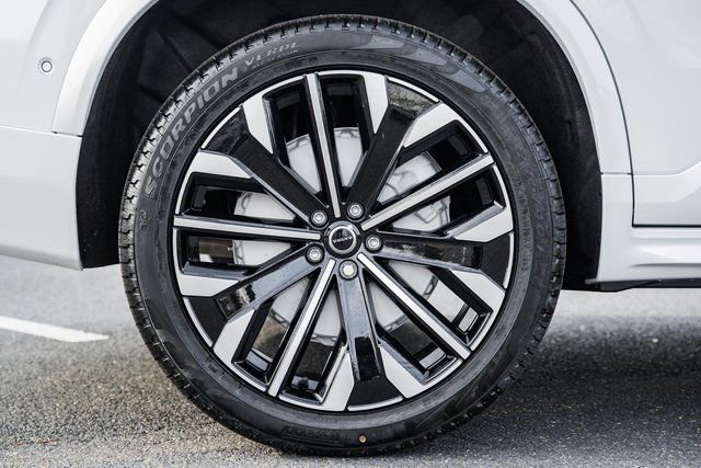 New 2026 Volvo XC90 B6 Ultra w/ Protection Package Premier image 17
