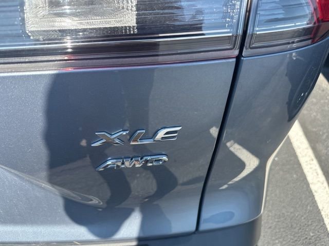 Used 2024 Toyota Corolla Cross XLE w/ Convenience Package AWD/4WD image 7