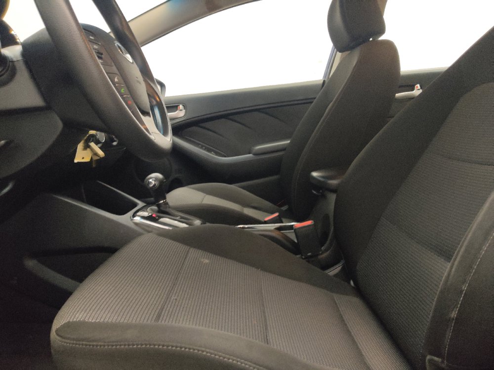 Used 2017 Kia Forte LX FWD image 17
