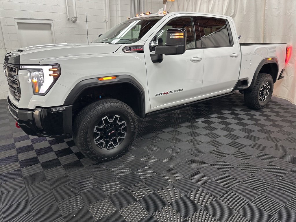 Used 2024 GMC Sierra 2500 AT4X image 5