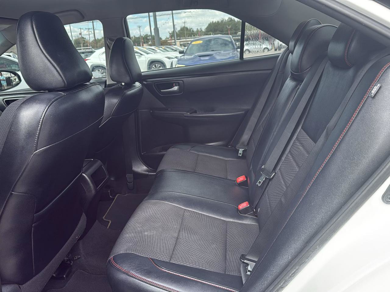 Used 2017 Toyota Camry SE FWD image 14