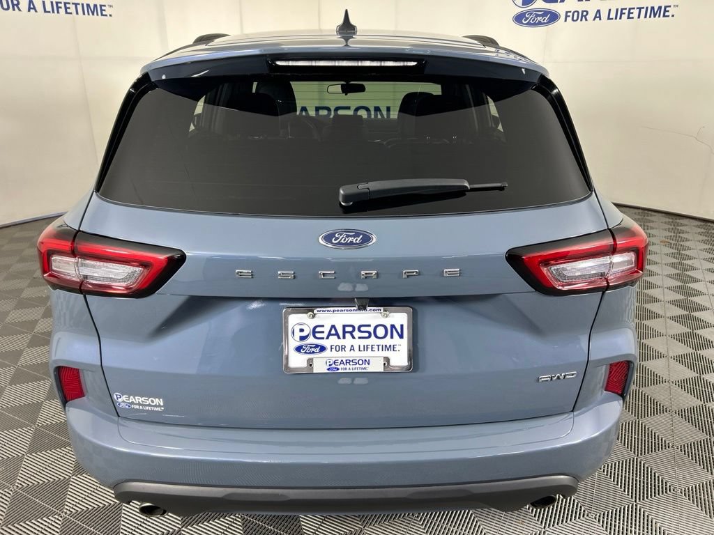 Used 2023 Ford Escape ST-Line Select AWD/4WD image 5