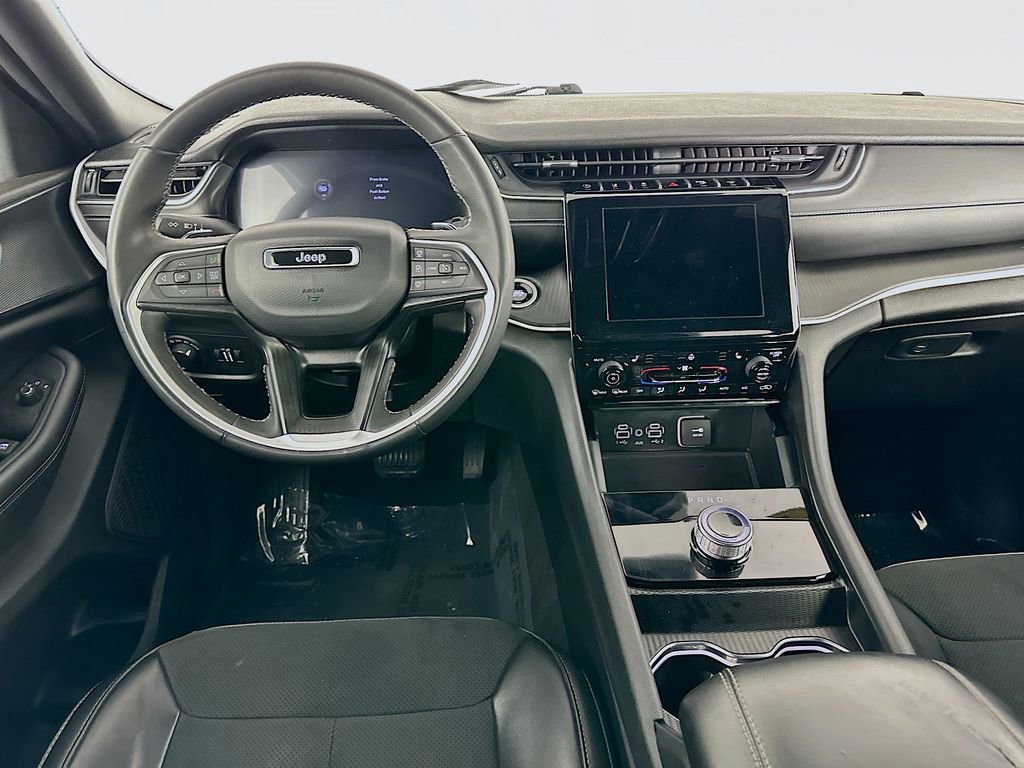 Certified 2024 Jeep Grand Cherokee Altitude image 32