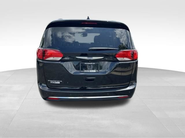 Used 2020 Chrysler Pacifica Touring-L Plus w/ Tire & Wheel Group FWD image 6