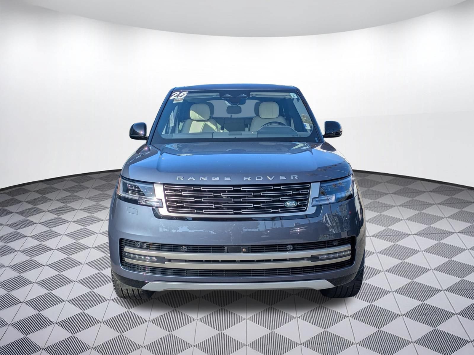 Used 2025 Land Rover Range Rover SE AWD/4WD image 8