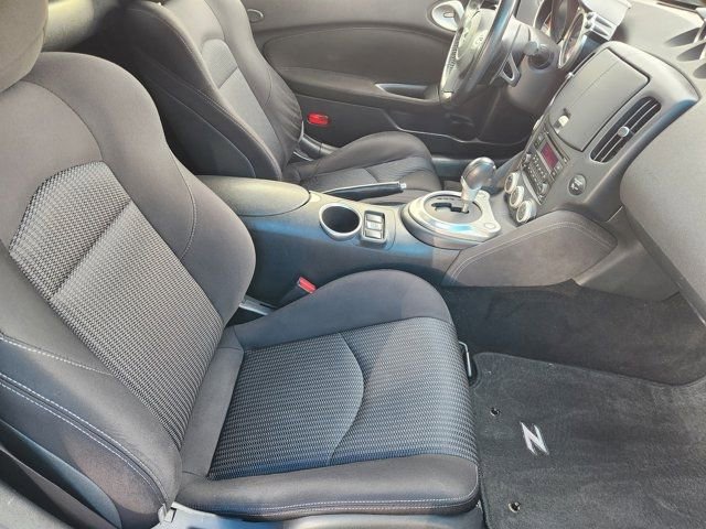 Used 2018 Nissan 370Z Roadster image 19