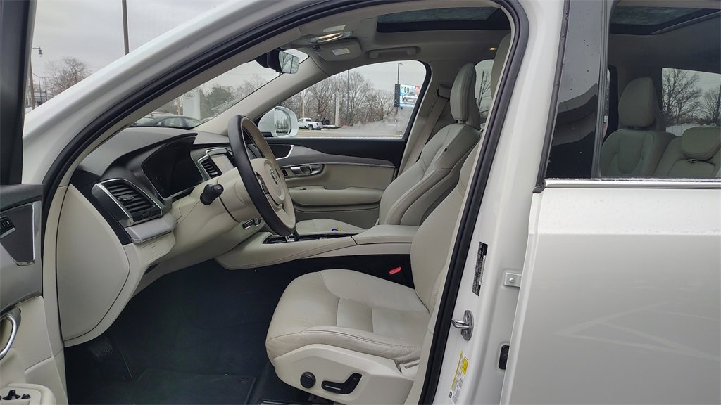 Certified 2023 Volvo XC90 B5 Core w/ Climate Package image 7