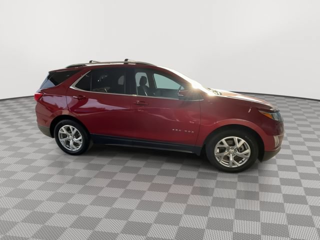 Used 2018 Chevrolet Equinox LT w/ Sun & Infotainment Package AWD/4WD image 2