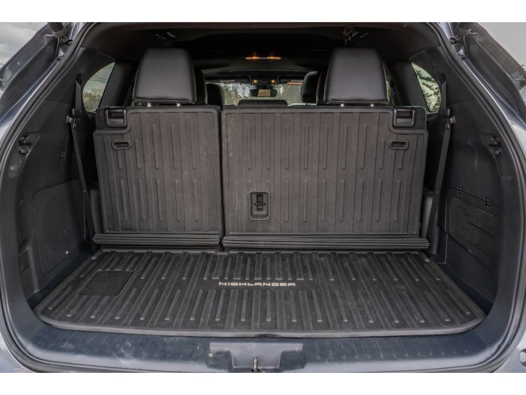 Used 2023 Toyota Highlander XSE image 16