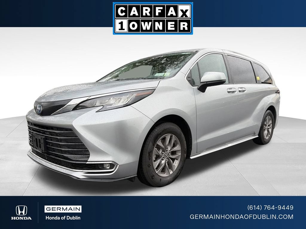 Used 2023 Toyota Sienna XLE FWD image 1