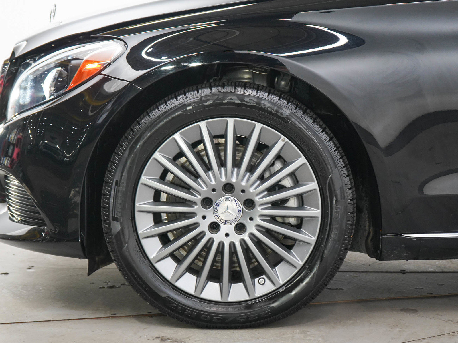Used 2015 Mercedes-Benz C 300 4MATIC Sedan image 29