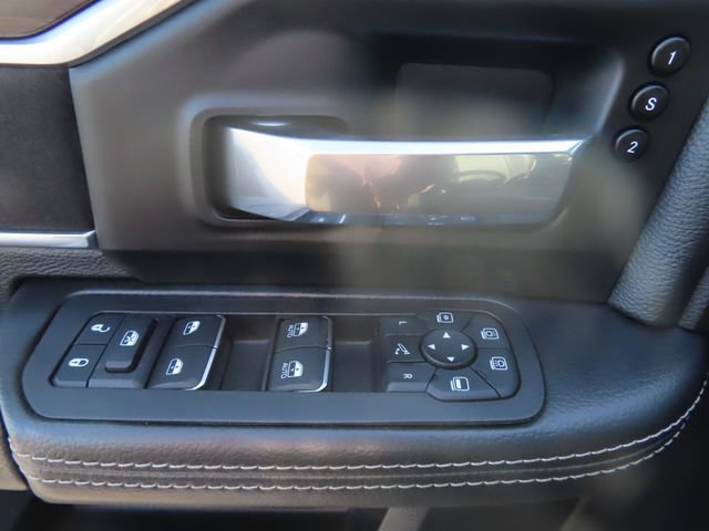 Used 2025 RAM 3500 Laramie AWD/4WD image 14