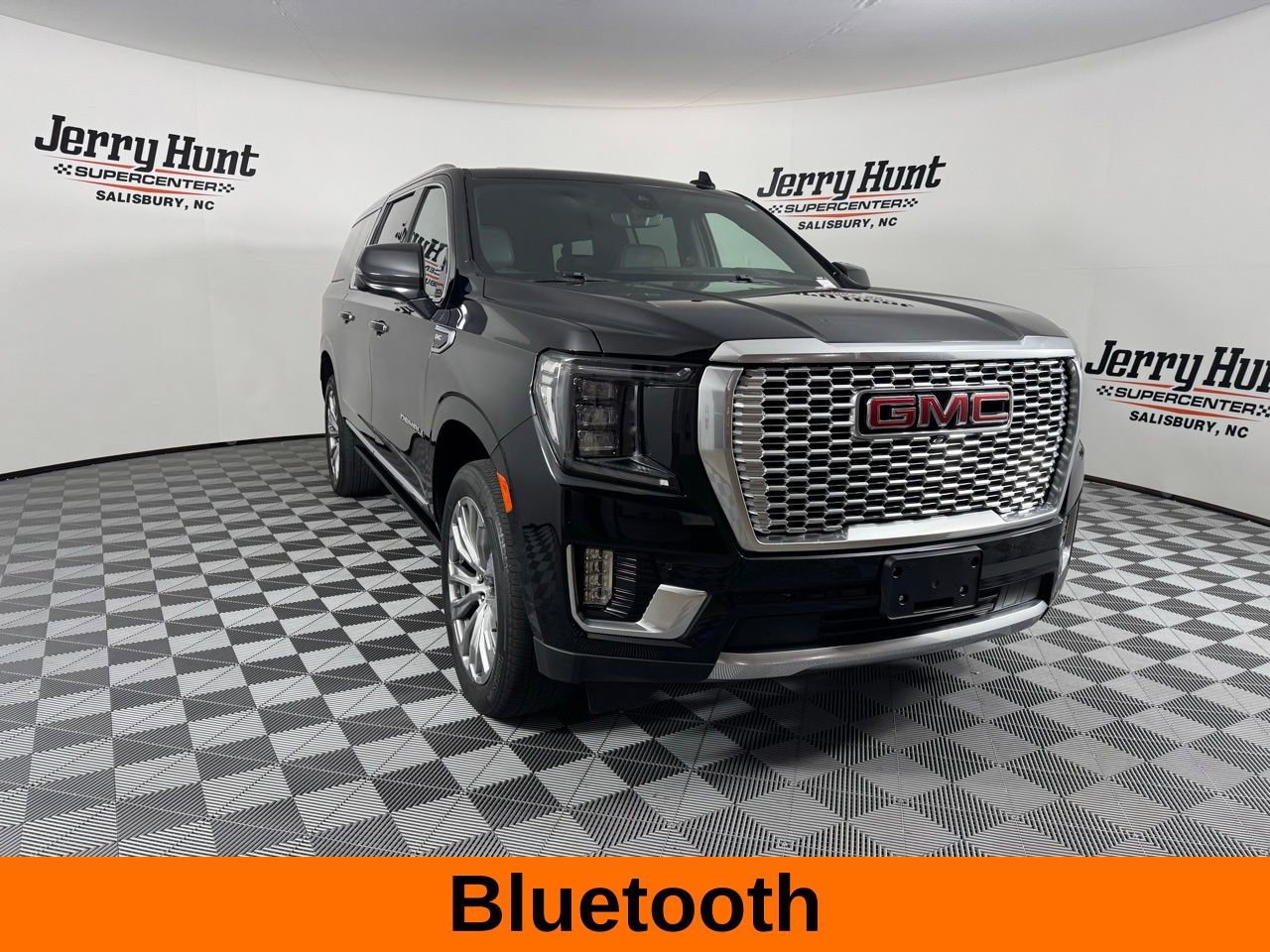 Used 2022 GMC Yukon XL Denali w/ Denali Premium Package image 7