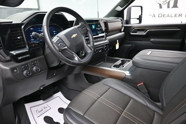 Used 2025 Chevrolet Silverado 2500 High Country w/ High Country Premium Package AWD/4WD image 18