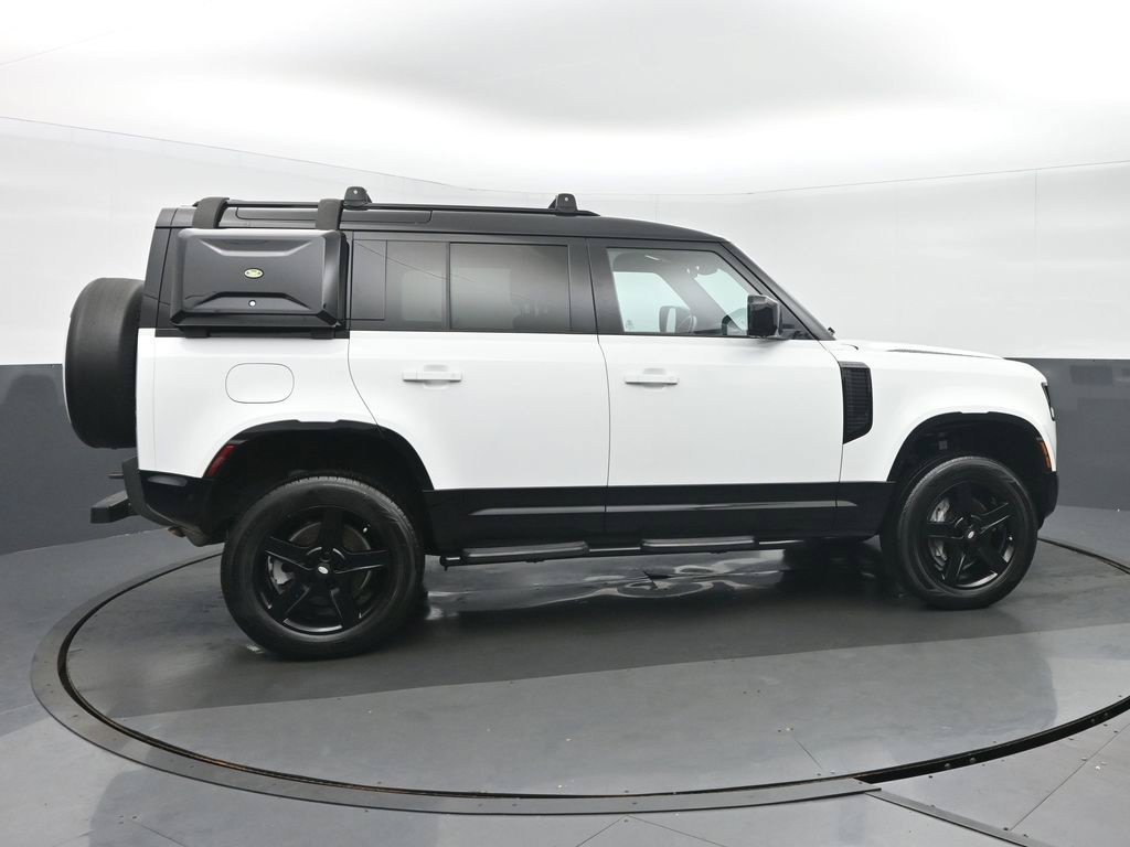 Used 2023 Land Rover Defender 110 X-Dynamic SE AWD/4WD image 3