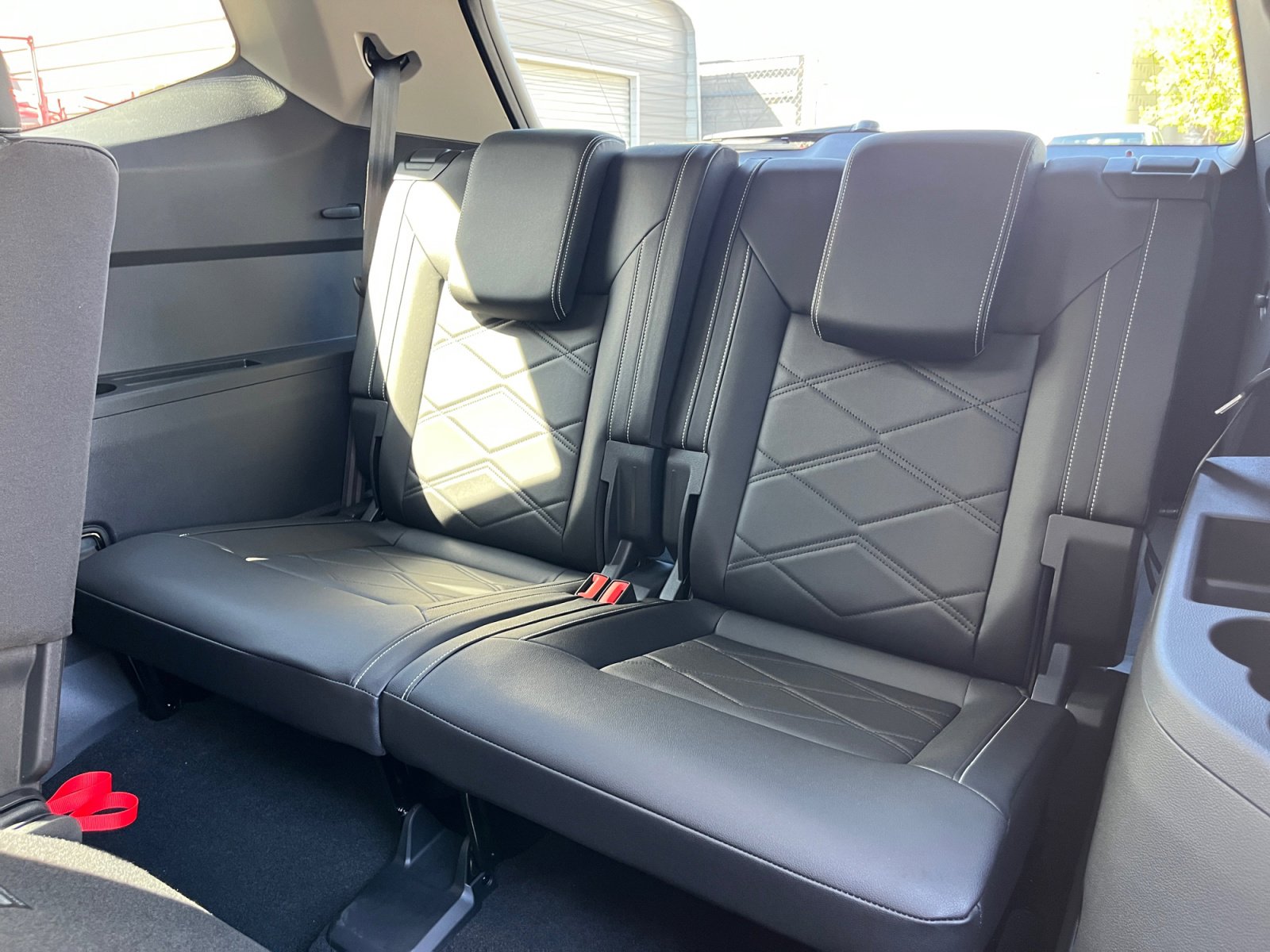 Used 2025 Volkswagen Atlas SE image 25