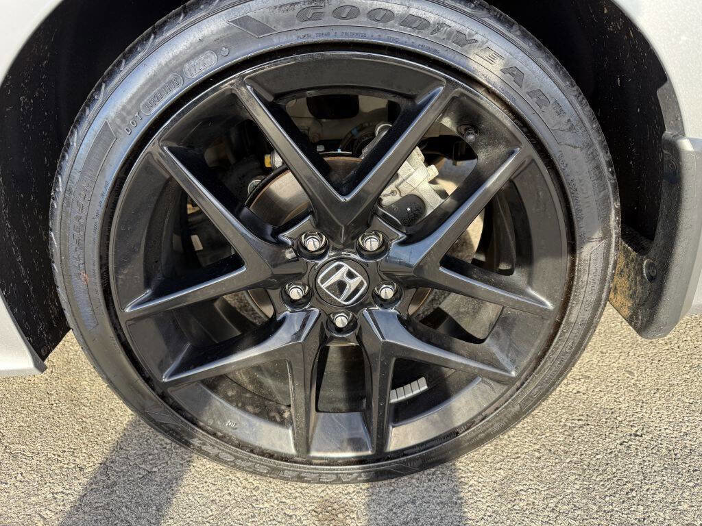 Used 2025 Honda Civic Sport image 17