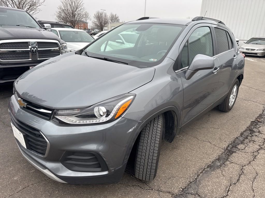 Used 2020 Chevrolet Trax LT w/ LT Convenience Package image 3