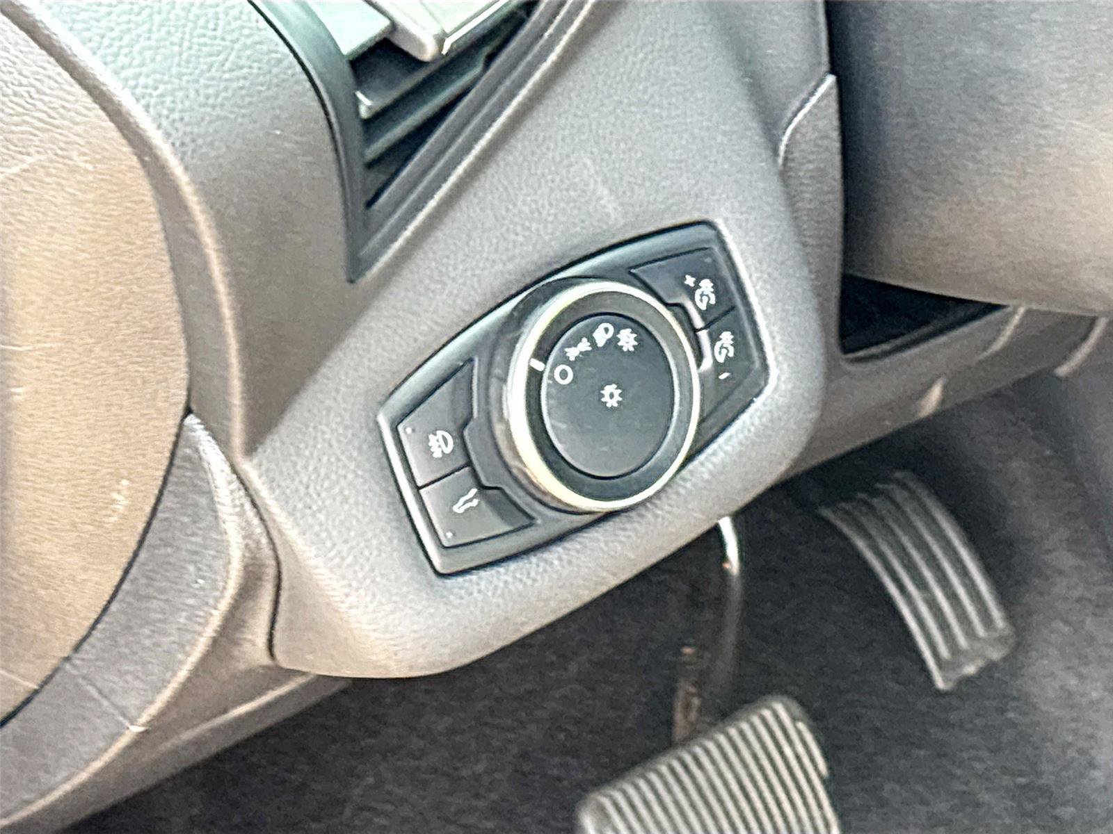 Used 2017 Ford Escape SE w/ Equipment Group 201A AWD/4WD image 14