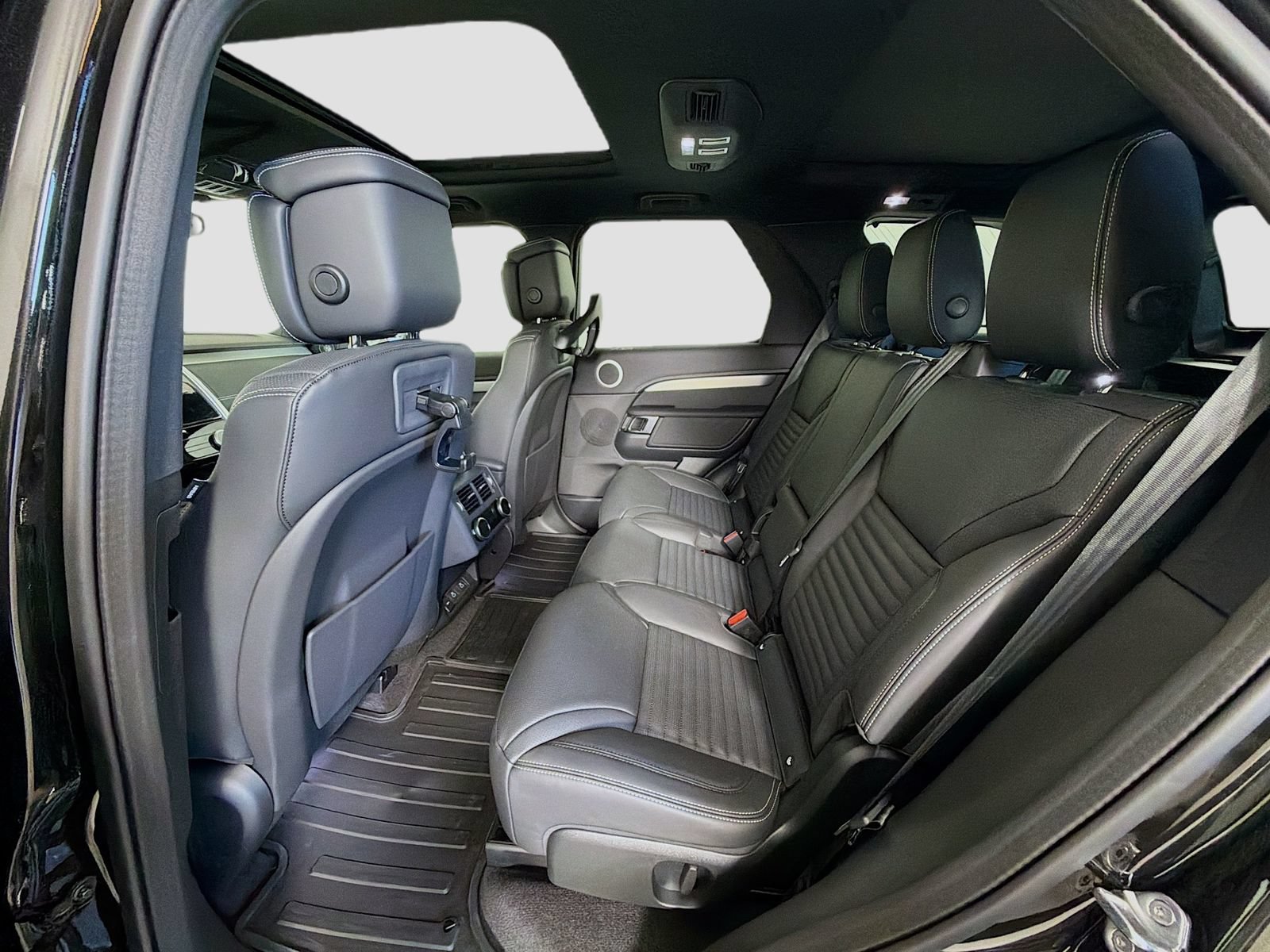 New 2026 Land Rover Discovery Dynamic SE AWD/4WD image 27