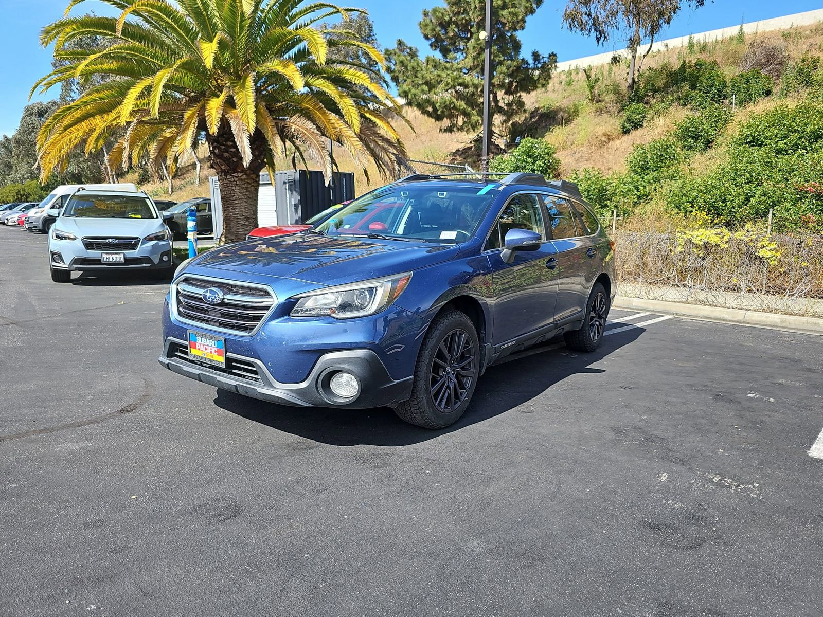 Used 2019 Subaru Outback 2.5i Premium AWD/4WD image 3