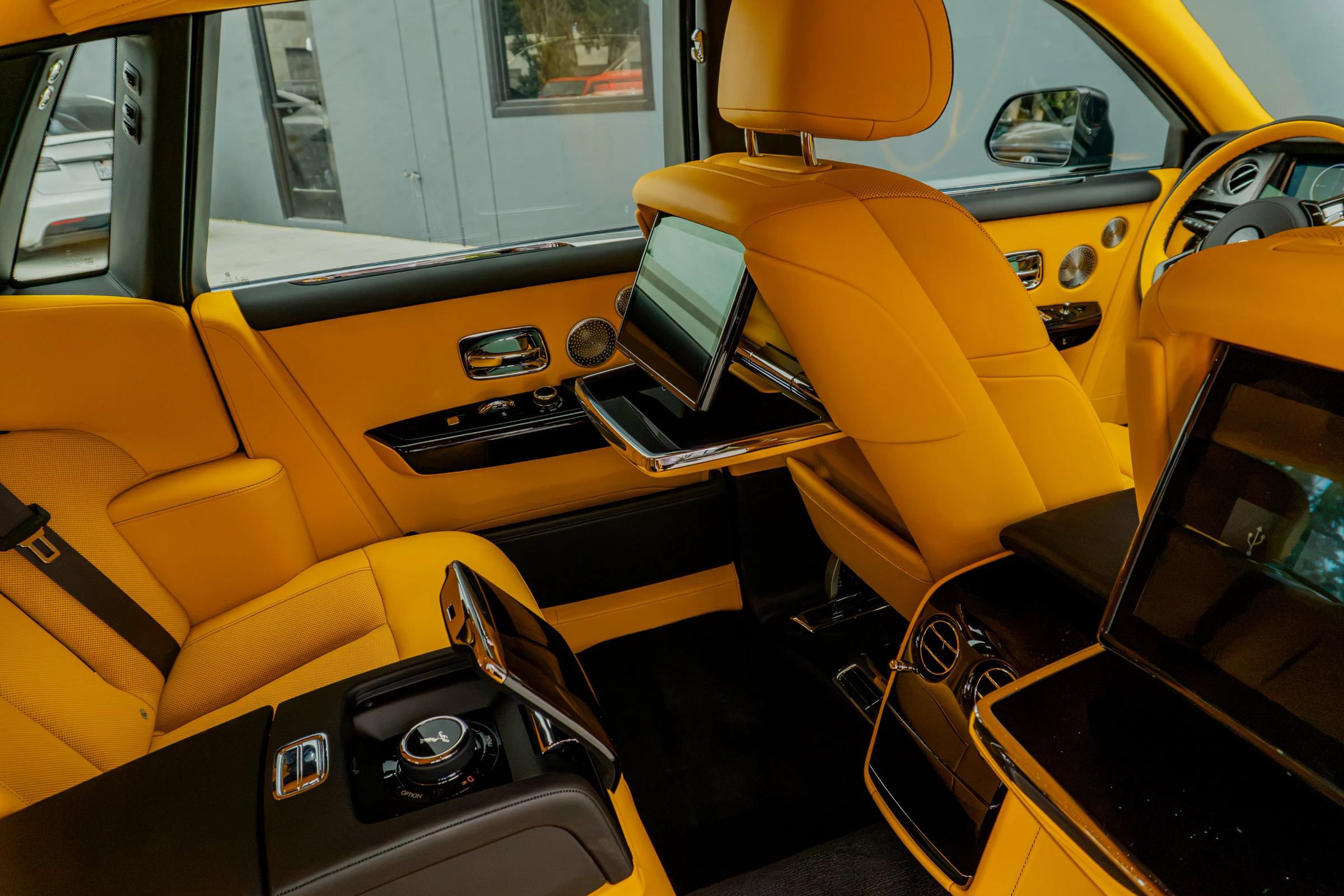 Used 2027 Rolls-Royce Phantom Sedan RWD image 86