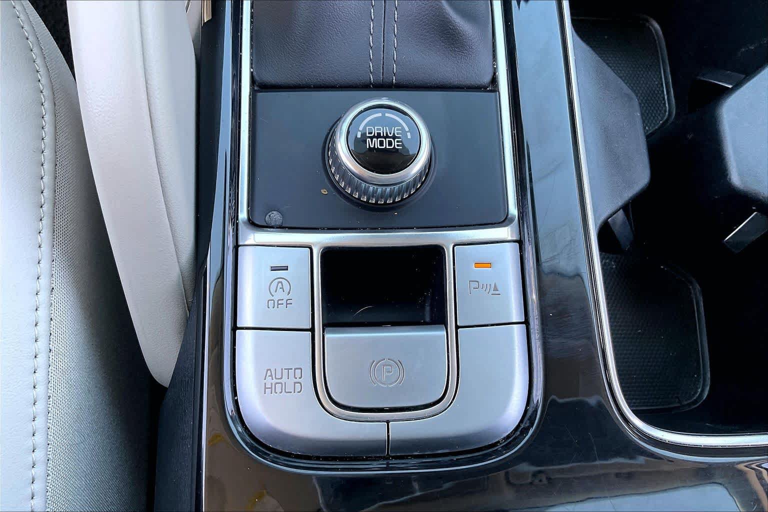 Used 2025 Kia Telluride S FWD image 33