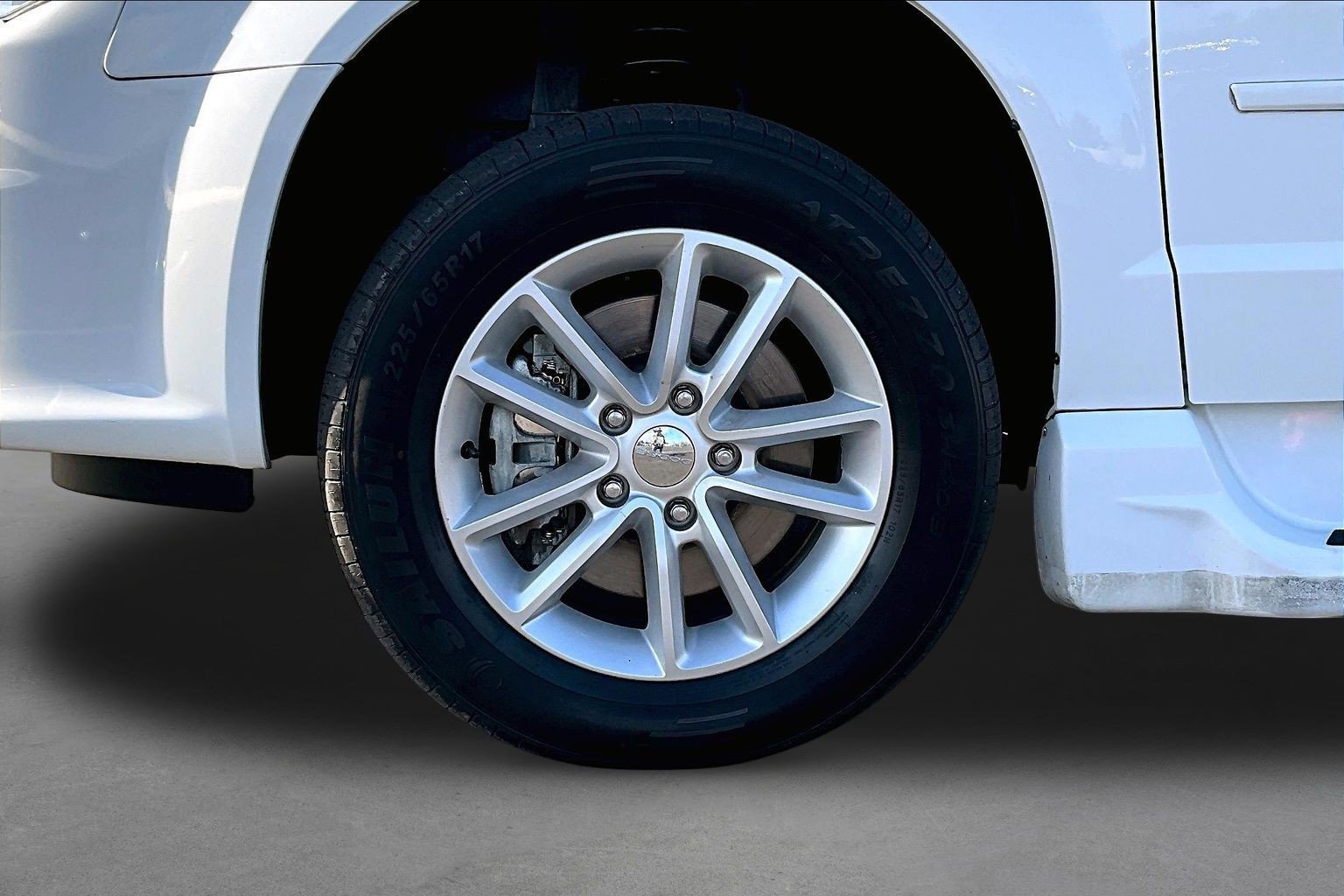 Used 2015 Dodge Grand Caravan SXT FWD image 8