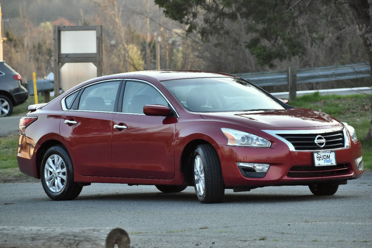 Used 2014 Nissan Altima 2.5 S w/ Sport Value Package image 4