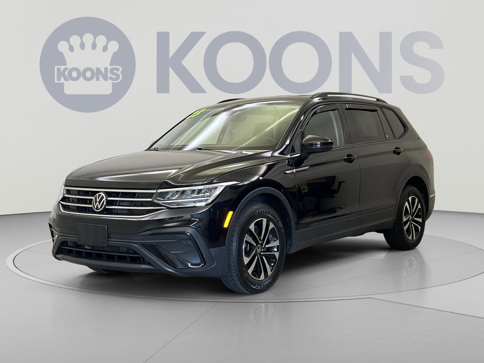 Used 2023 Volkswagen Tiguan S w/ Driver Assistance Package FWD image 1