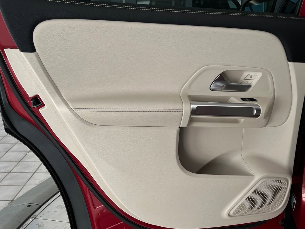 Used 2021 Mercedes-Benz GLB 250 4MATIC image 27