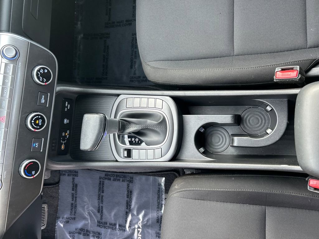 Certified 2025 Hyundai Kona SE image 15
