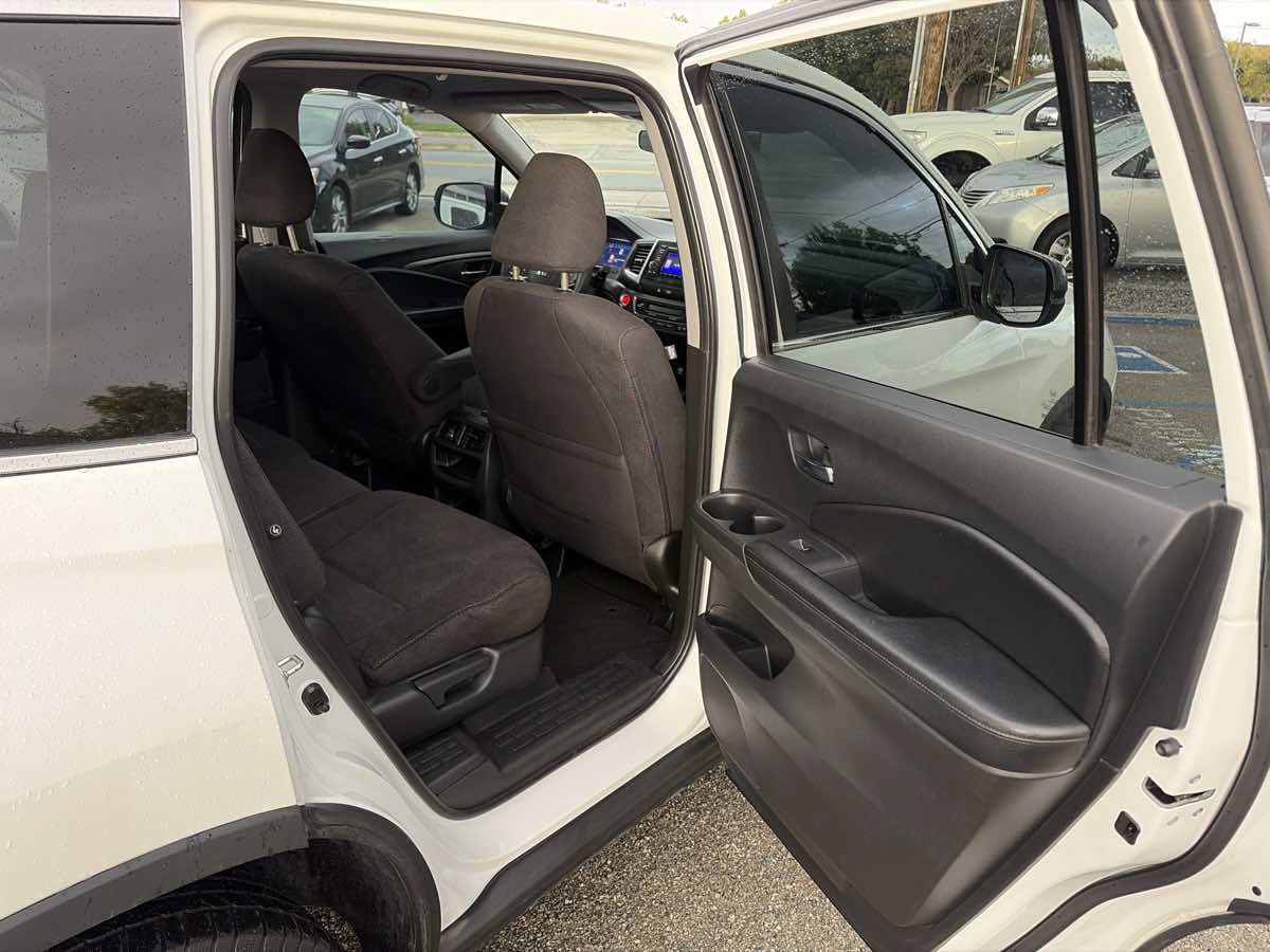 Used 2020 Honda Pilot LX image 23