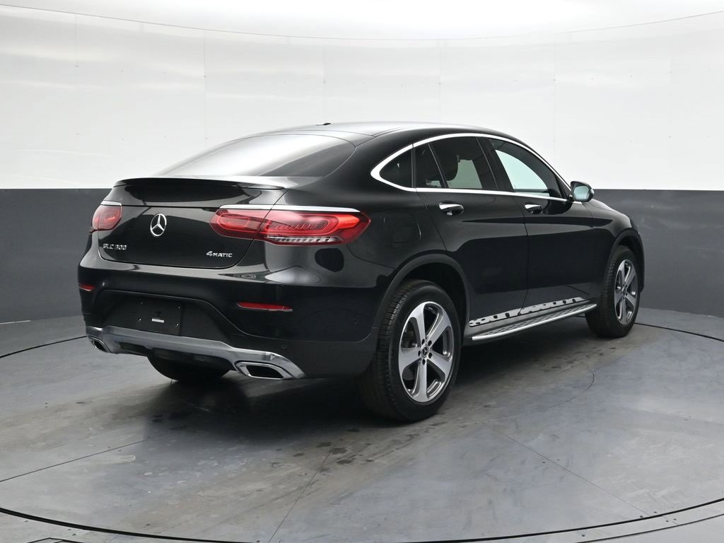 Used 2022 Mercedes-Benz GLC 300 4MATIC Coupe image 4