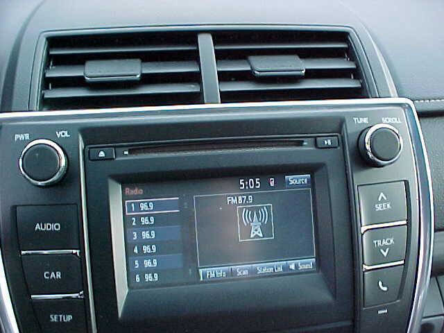 Used 2016 Toyota Camry LE image 24