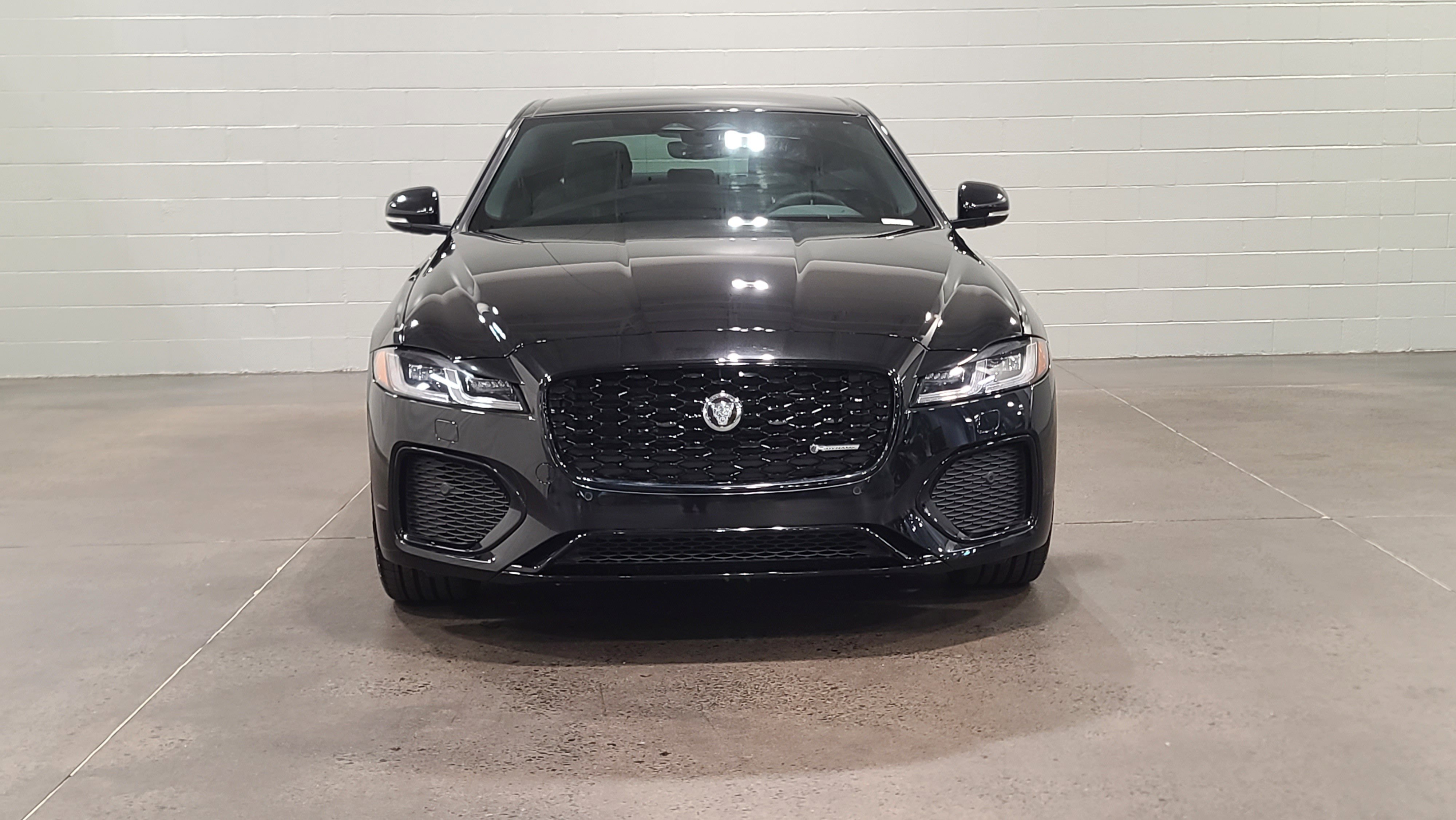 New 2024 Jaguar XF R-Dynamic SE AWD/4WD image 9