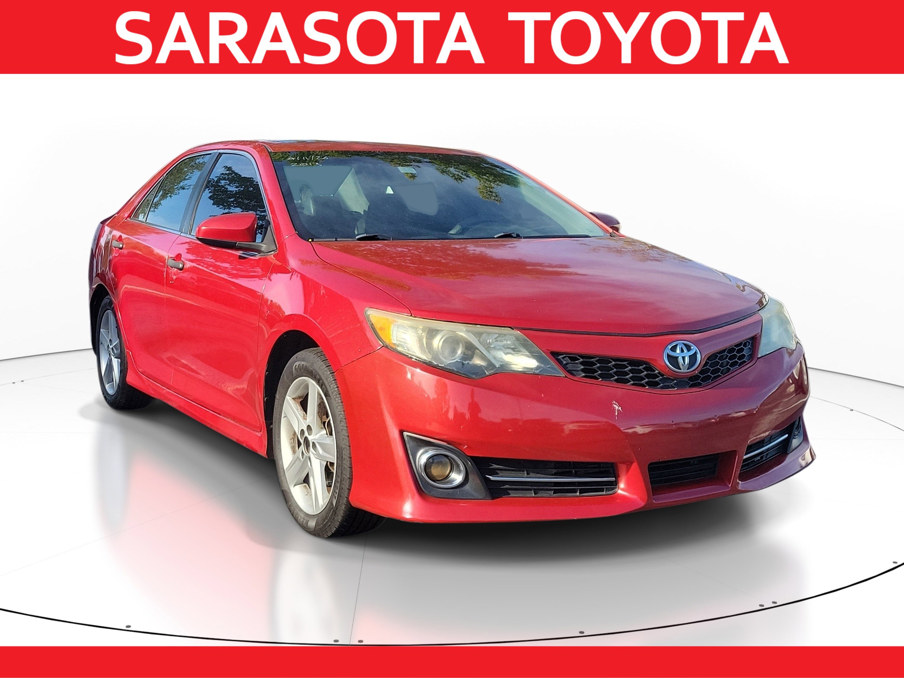Used 2013 Toyota Camry SE image 1