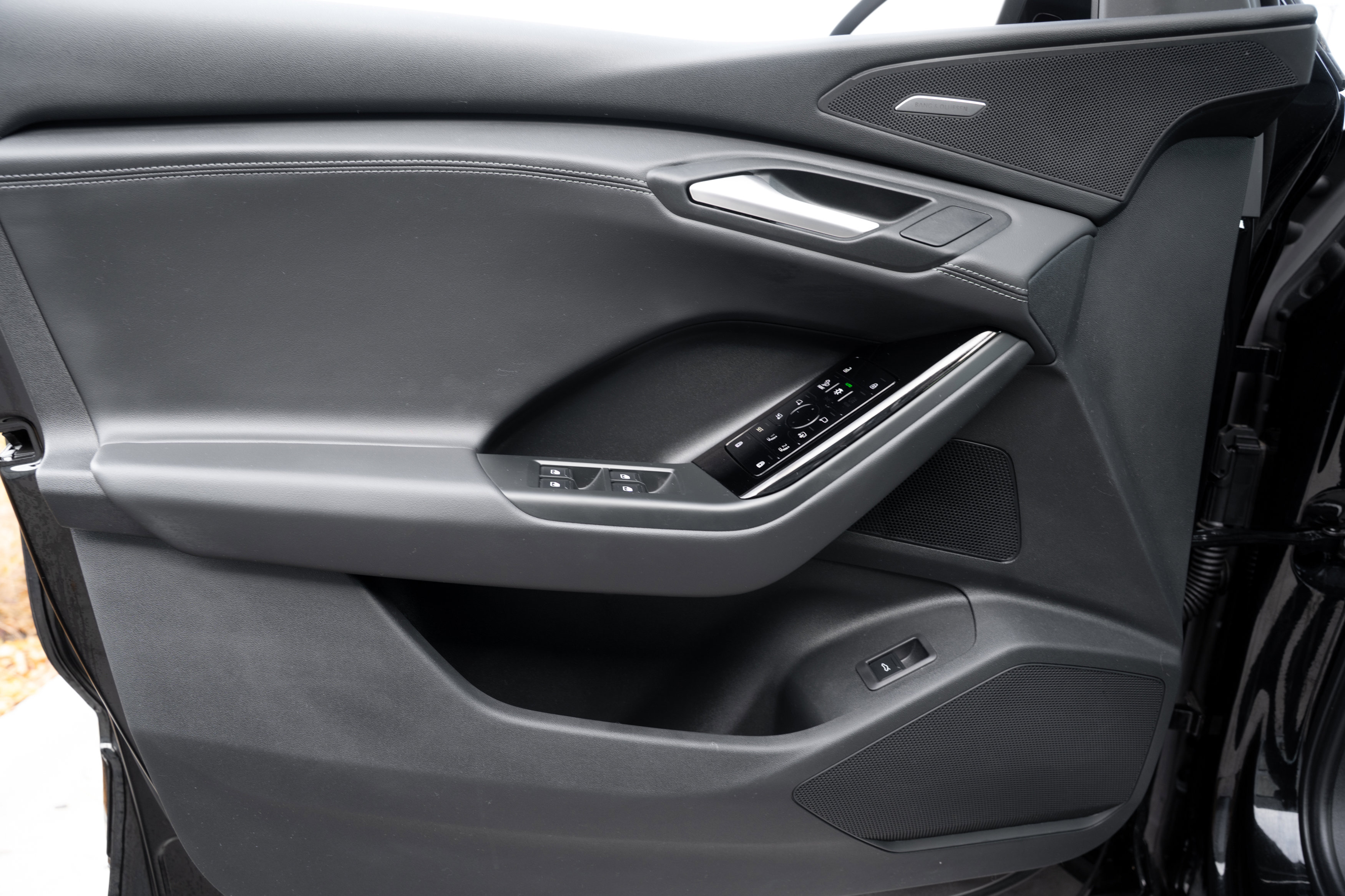 Certified 2025 Audi Q6 e-tron Premium Plus w/ Premium Plus image 17