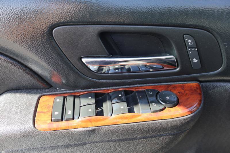 Used 2014 Chevrolet Suburban LT AWD/4WD image 13