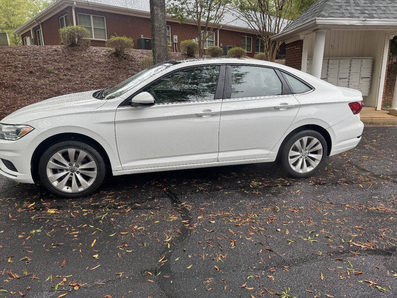 Used 2020 Volkswagen Jetta SE w/ SE Cold Weather Package FWD image 3