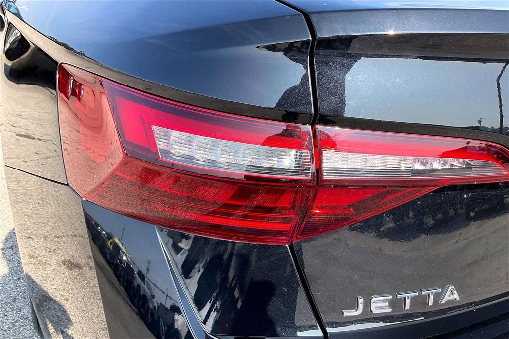 Used 2024 Volkswagen Jetta Sport image 20