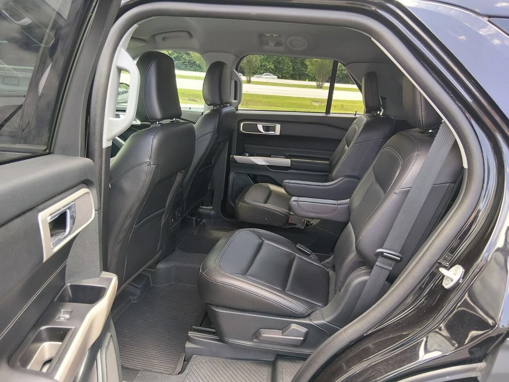 Used 2023 Ford Explorer XLT w/ Equipment Group 202A RWD image 12