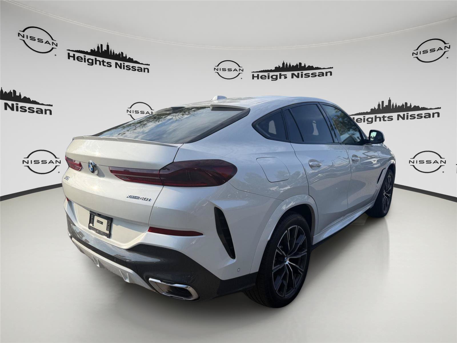 Used 2026 BMW X6 xDrive40i w/ Climate Comfort Package AWD/4WD image 5