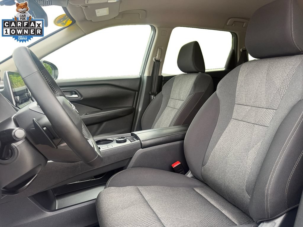 Certified 2026 Nissan Rogue SV AWD/4WD image 9