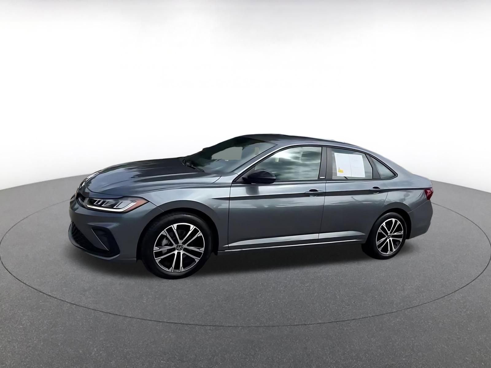 Used 2025 Volkswagen Jetta Sport image 8