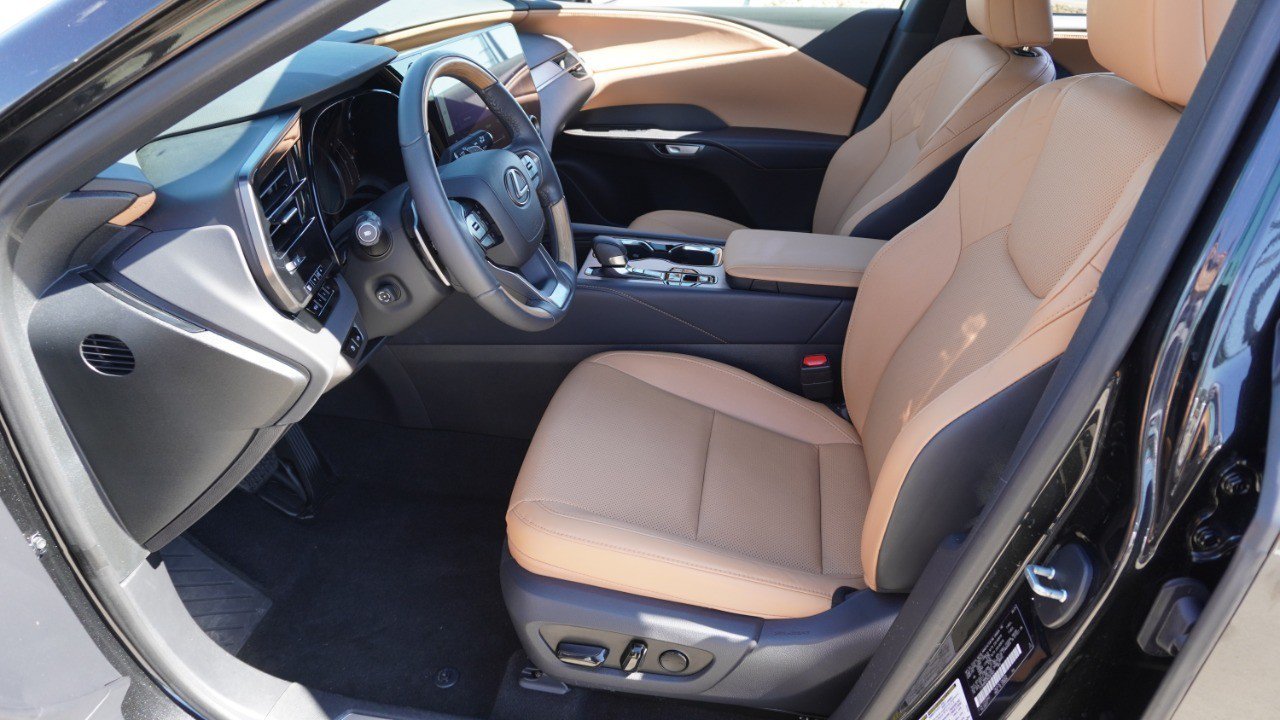 Used 2024 Lexus RX 350 Premium w/ Cold Area Package AWD/4WD image 13