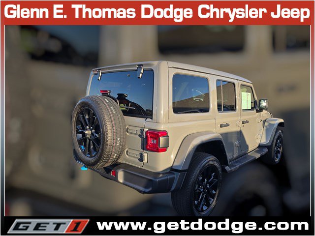 Certified 2022 Jeep Wrangler Unlimited Sahara AWD/4WD image 9