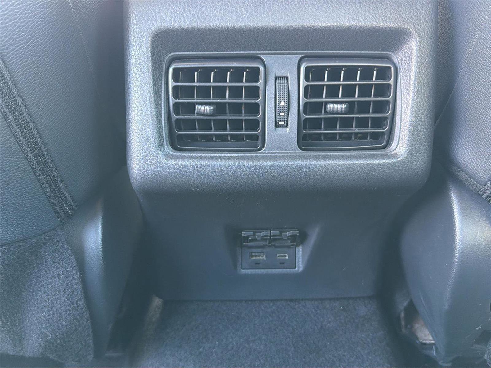 Used 2025 Toyota Camry SE FWD image 22