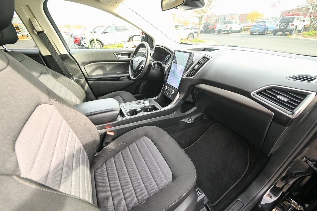 New 2024 Ford Edge SE w/ Black Appearance Package image 20